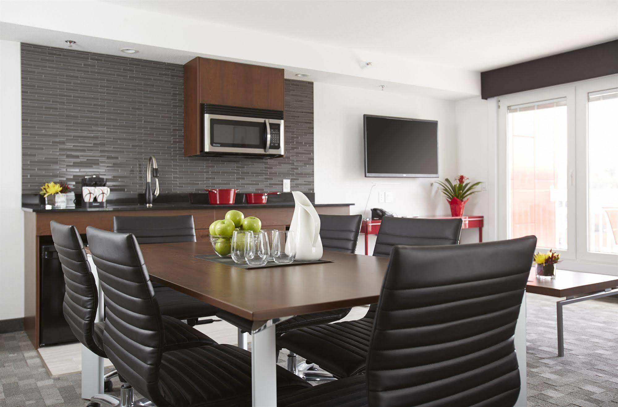 Hotel Elan Calgary Zewnętrze zdjęcie