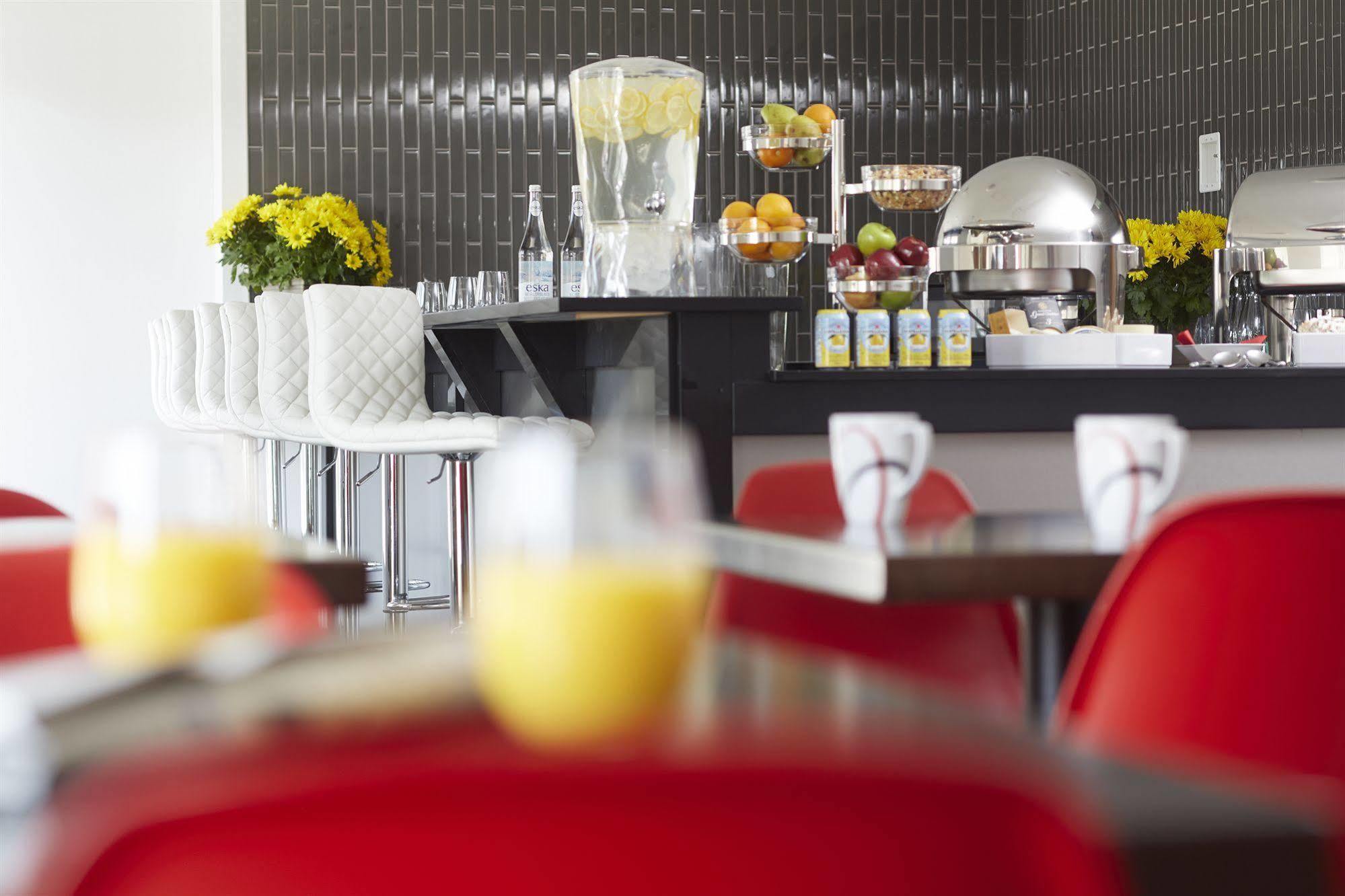 Hotel Elan Calgary Zewnętrze zdjęcie